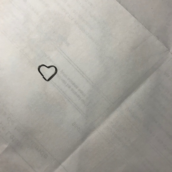 Cartilage Heart Earring - Picture 2 of 2